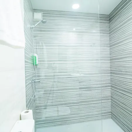 Nomada Hotel 2*